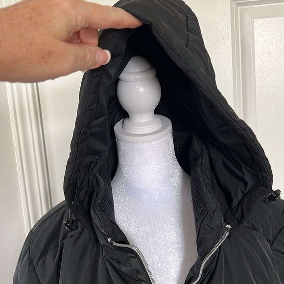 Lands’ End Black Hooded Puffer HyperDry Water Resistant Down Coat - Size XL - Picture 2 of 12
